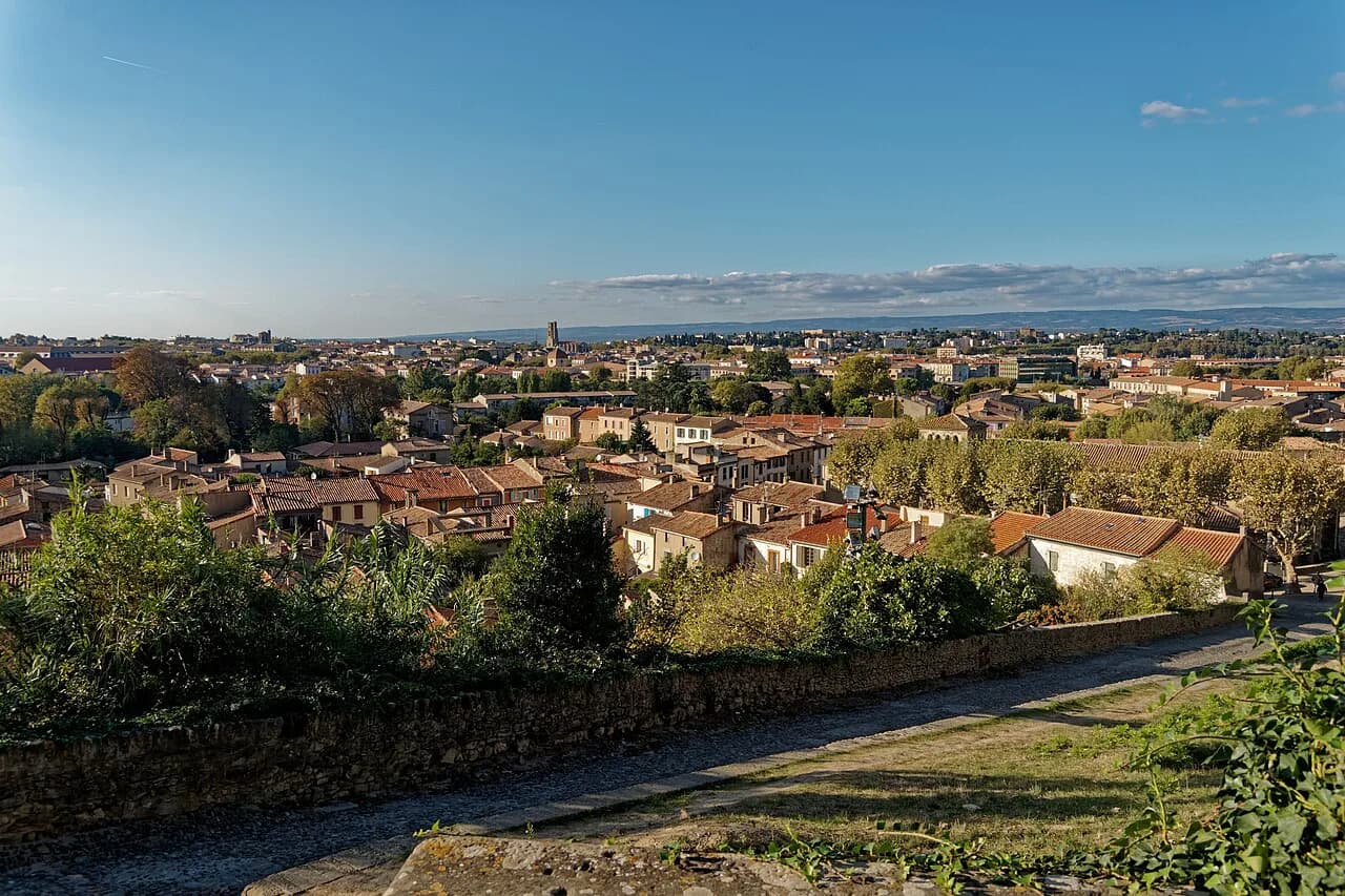 Carcassonne Tourist Scams: A 2026 Guide to Real Fraud vs Tourist Traps