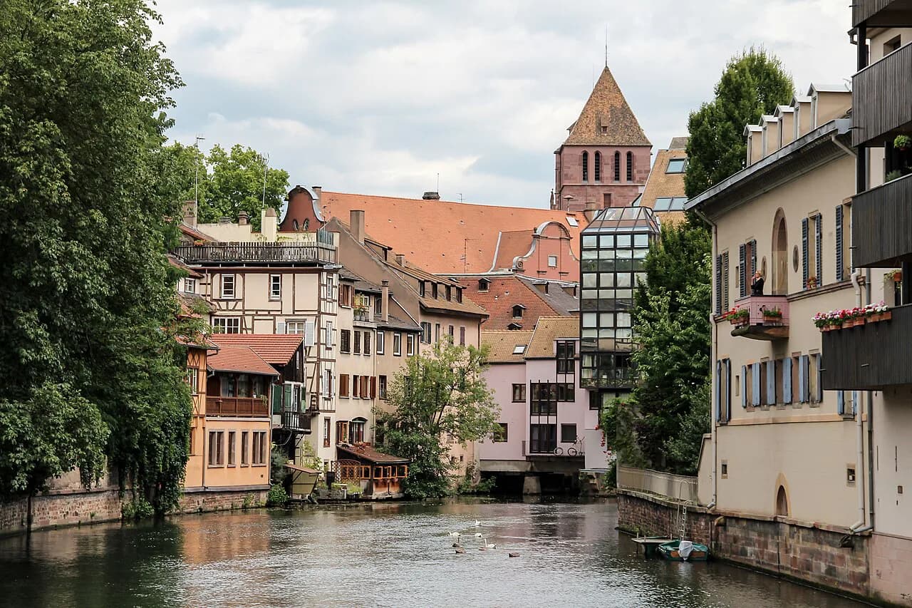 Strasbourg safety guides